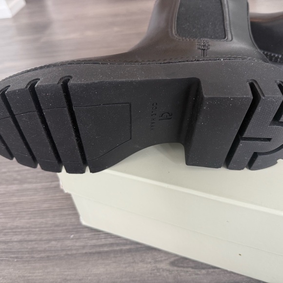Cole Haan Devon Chelsea Boots Brand New - Picture 7 of 7